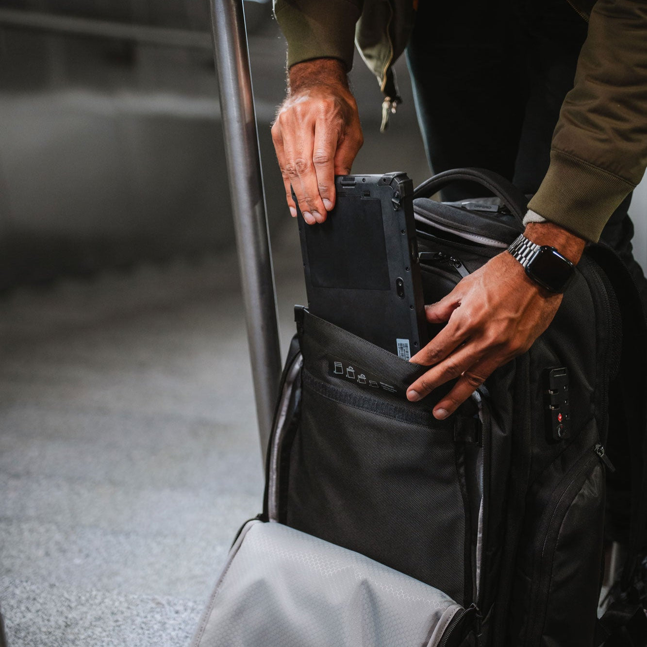 OffGrid Faraday Backpack Pro